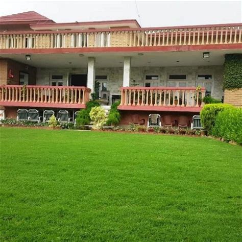 Royal Club Guest House Hotel (Peshawar) .